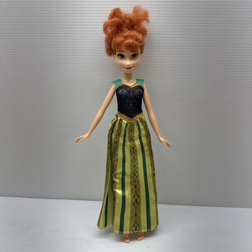 Rare Variant Disney Frozen Anna doll in Green Dress - 12 inch - Hasbro 2018